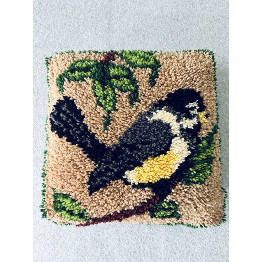 Vintage Handmade Latch Hook Bird Robin Decorative Throw Pillow Knit